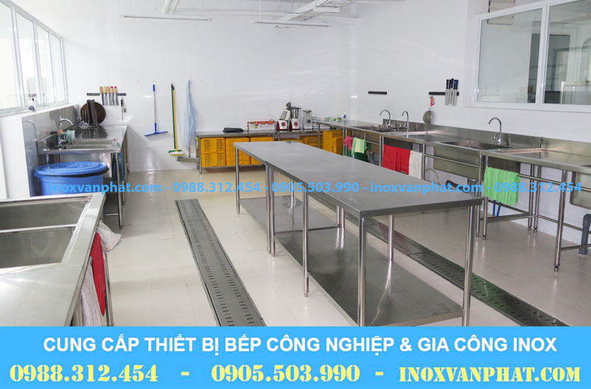 Bàn bếp sản xuất từ inox 304 cao cấp Bàn bếp sản xuất từ inox 304 cao cấp
