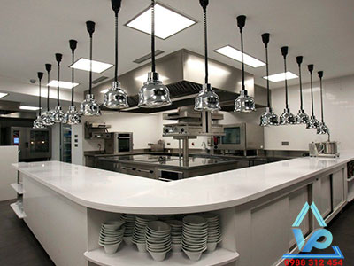 nhung-cach-su-dung-trang-thiet-bi-inox-trong-bep-cong-nghiep-44-inoxvanphat