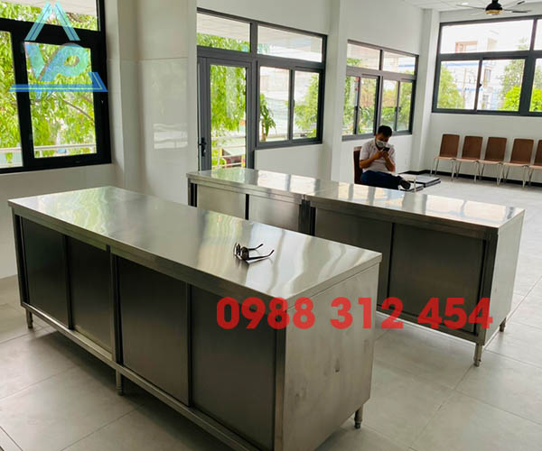 tai-sao-tu-bep-nen-dung-tu-inox-cong-nghiep-132-inoxvanphat